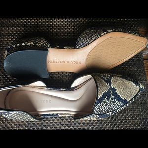 Womens snakeskin print loafers